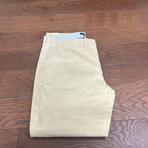Tommy Hilfiger. Men’s, khaki pants.